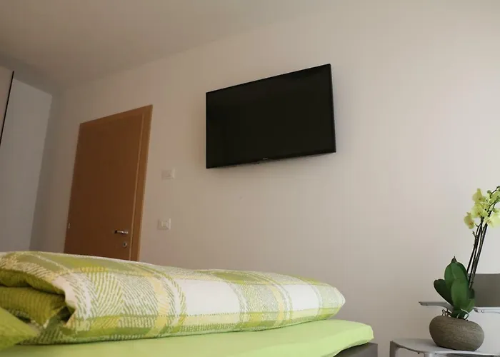 Larcher - Manzoni * Merano